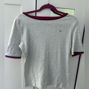 TOMMY HFIGER T SHIRT